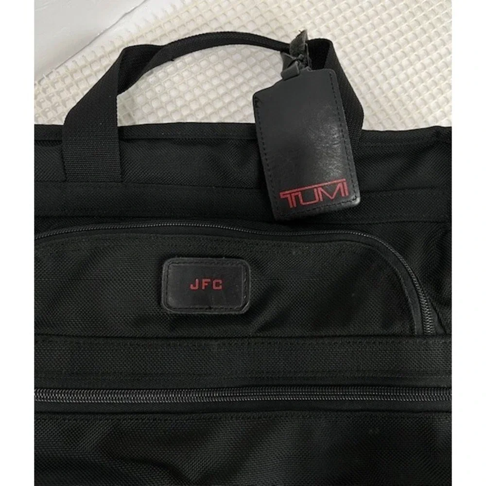 TUMI laptop Briefcase Style 223D3 Nylon Black Travel Career Business‎